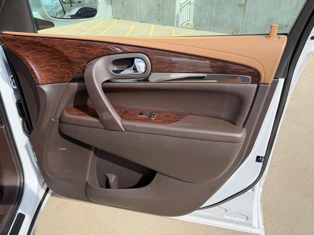 2017 Buick Enclave Image 28