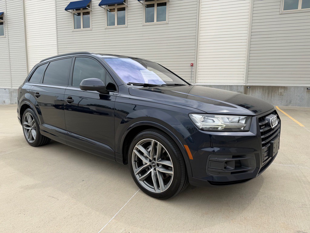 2017 Audi Q7 Image 1