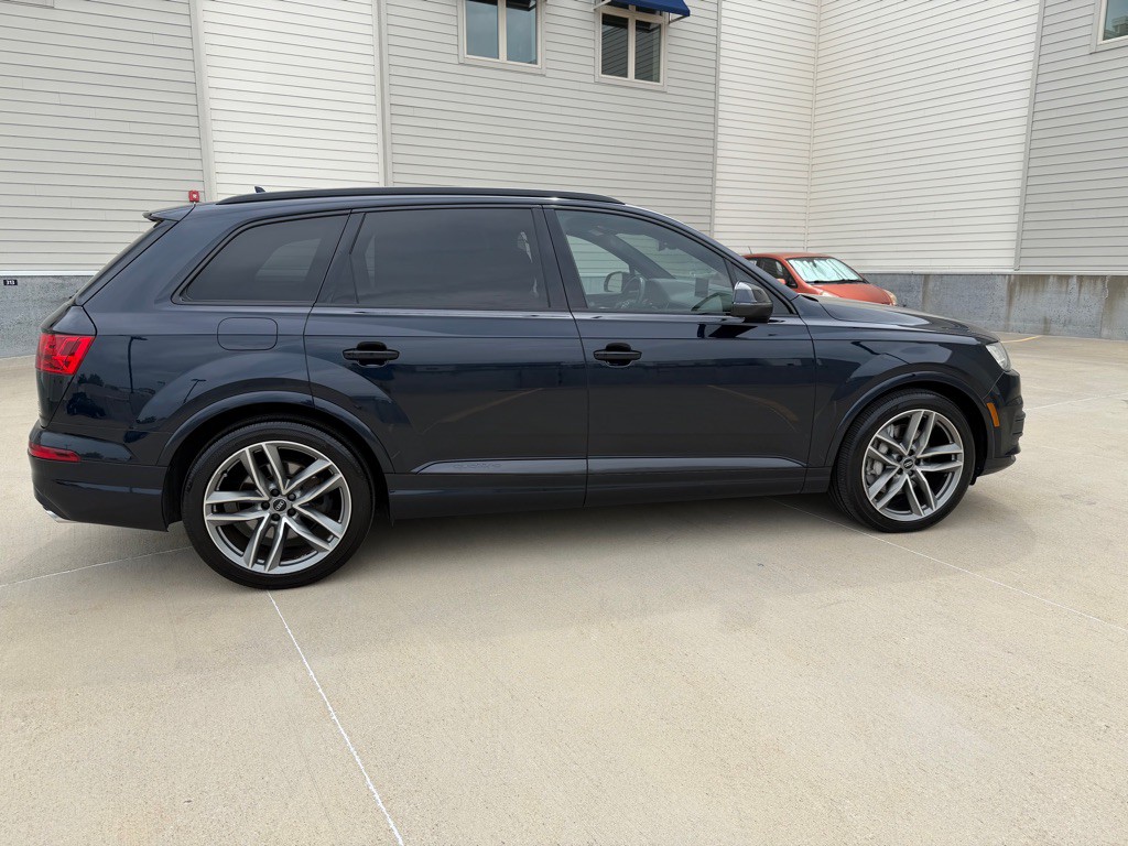 2017 Audi Q7 Image 8