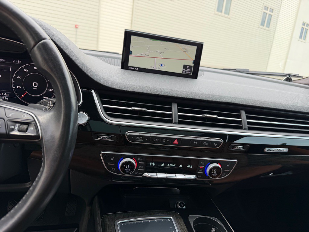 2017 Audi Q7 Image 11