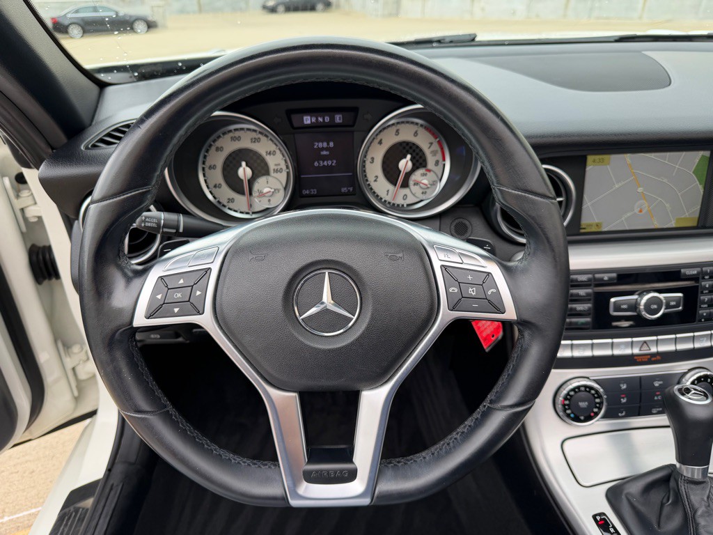 2012 Mercedes-Benz SLK-Class Image 12