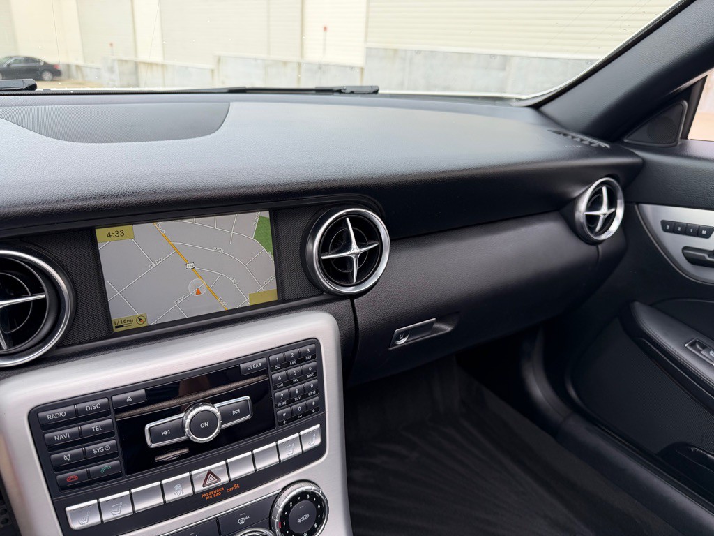 2012 Mercedes-Benz SLK-Class Image 14