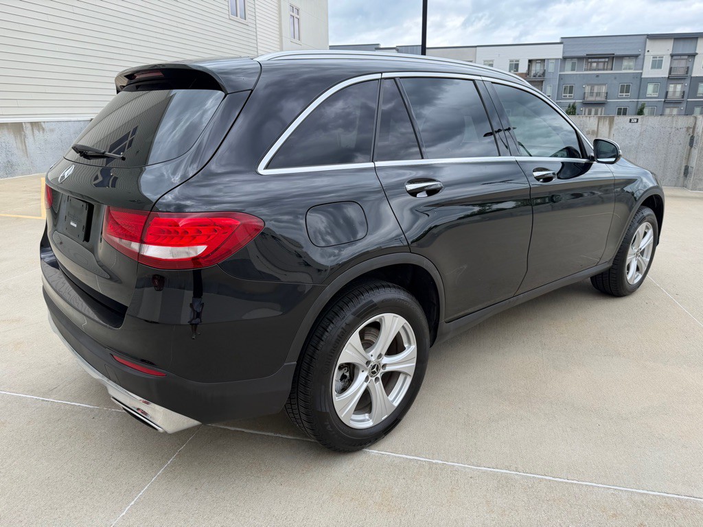 2017 Mercedes-Benz GLC-Class Image 3