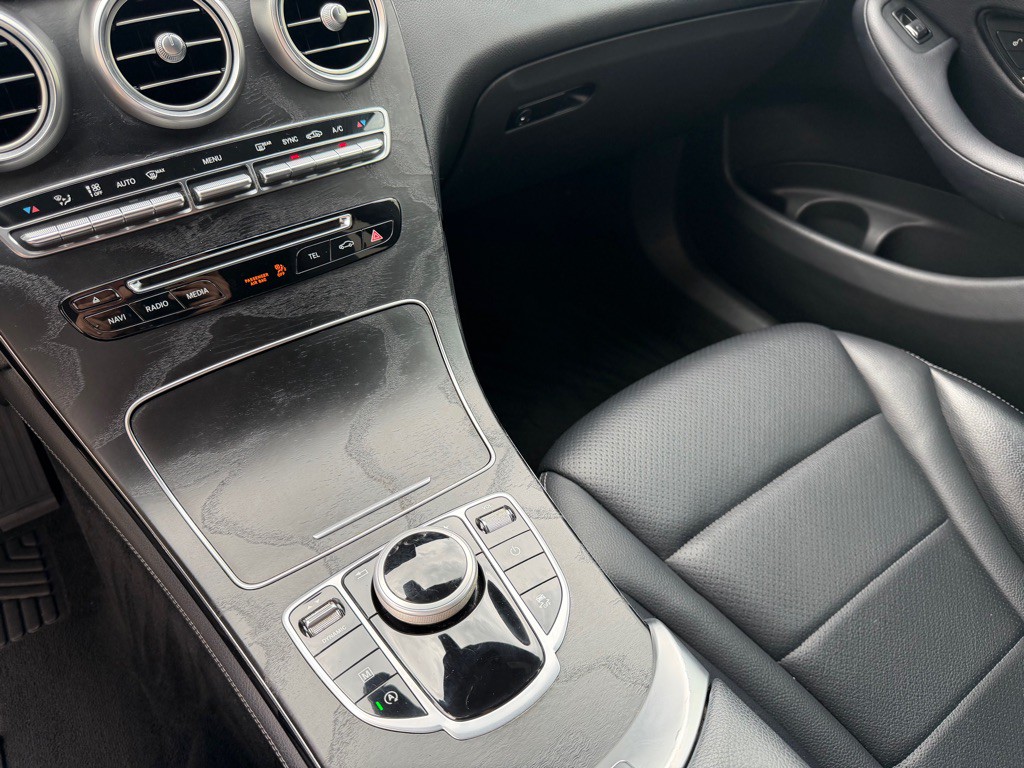 2017 Mercedes-Benz GLC-Class Image 19