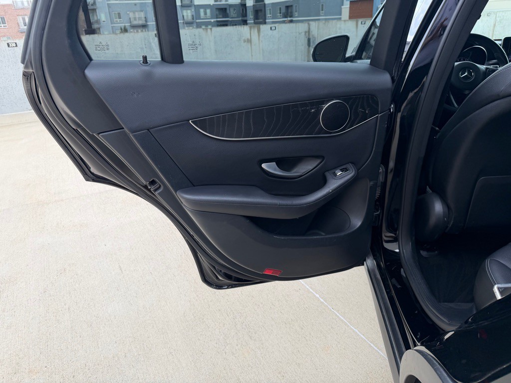 2017 Mercedes-Benz GLC-Class Image 21