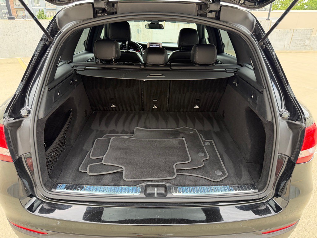 2017 Mercedes-Benz GLC-Class Image 23