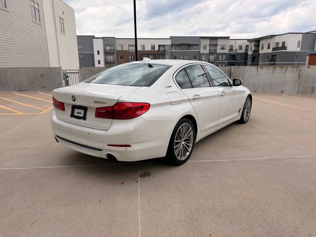 2018 BMW 5 Series Image 3