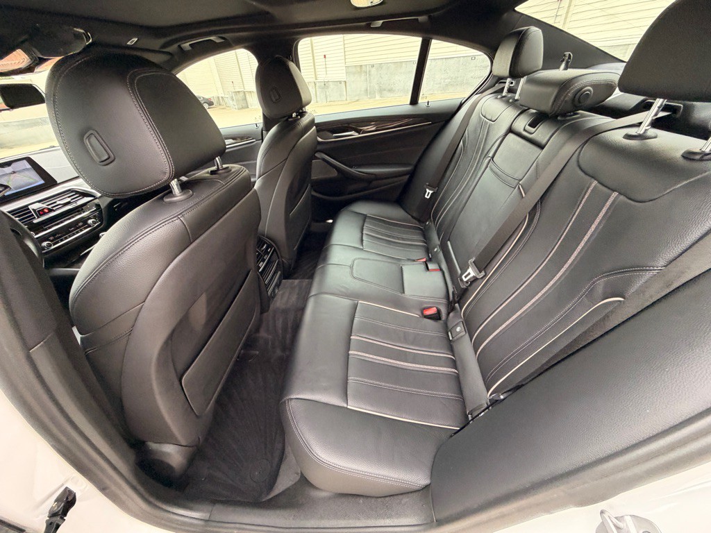 2018 BMW 5 Series Image 15
