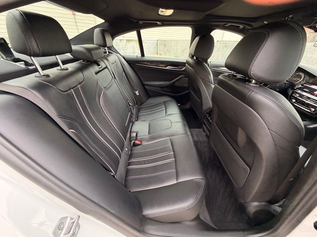 2018 BMW 5 Series Image 18