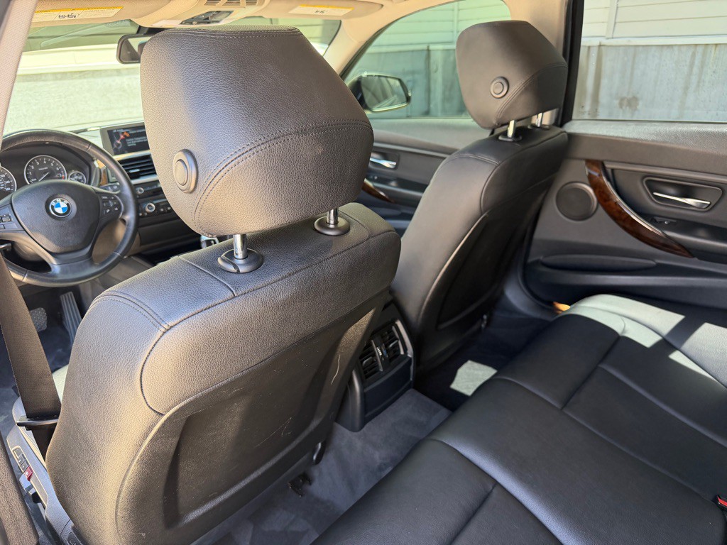 2015 BMW 3 Series Image 23
