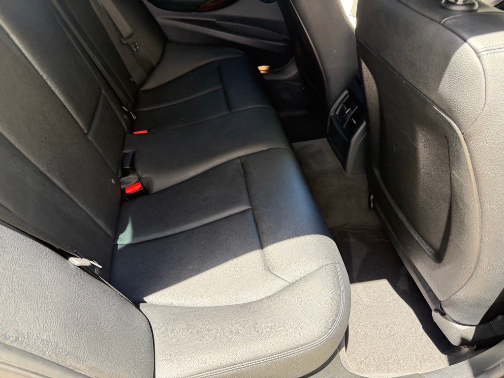 2015 BMW 3 Series Image 27