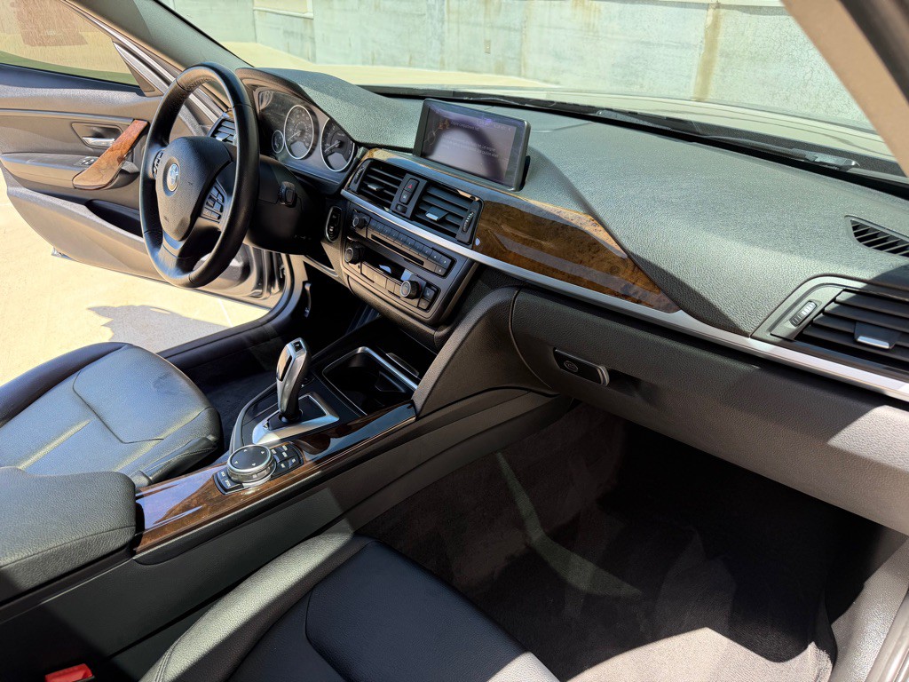 2015 BMW 3 Series Image 29