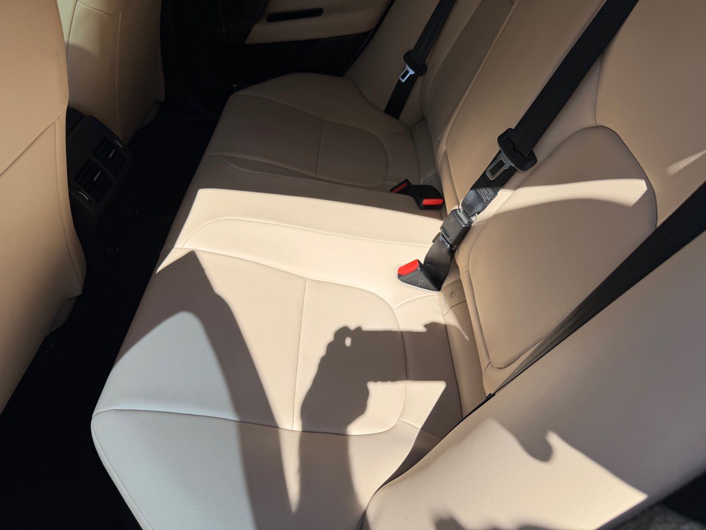 2017 Jaguar XE Image 18