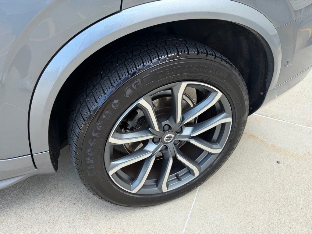 2017 Volvo XC90 Image 9