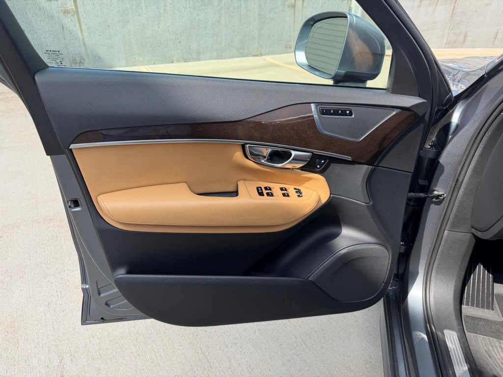 2017 Volvo XC90 Image 10