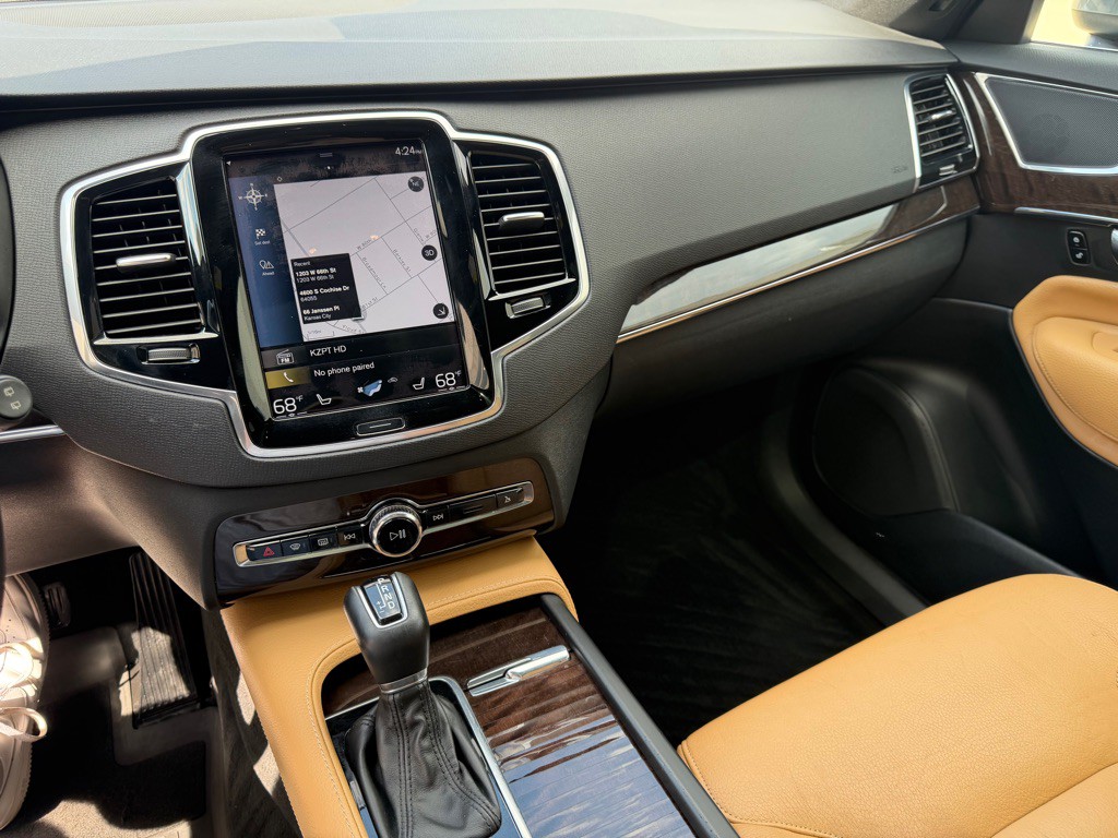 2017 Volvo XC90 Image 16