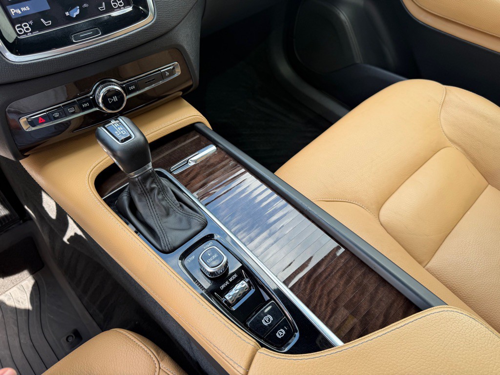 2017 Volvo XC90 Image 18