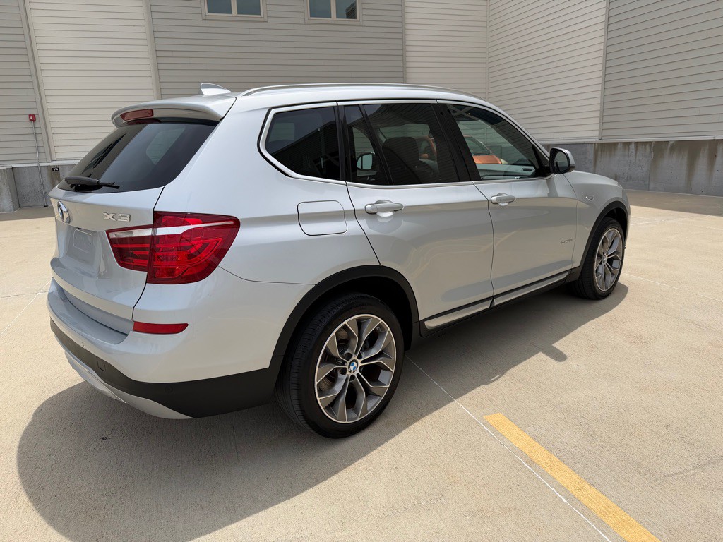 2017 BMW X3 Image 7