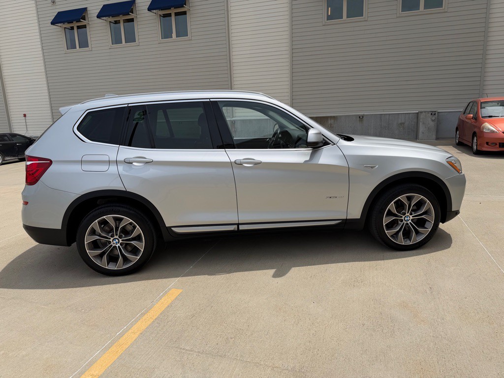 2017 BMW X3 Image 8