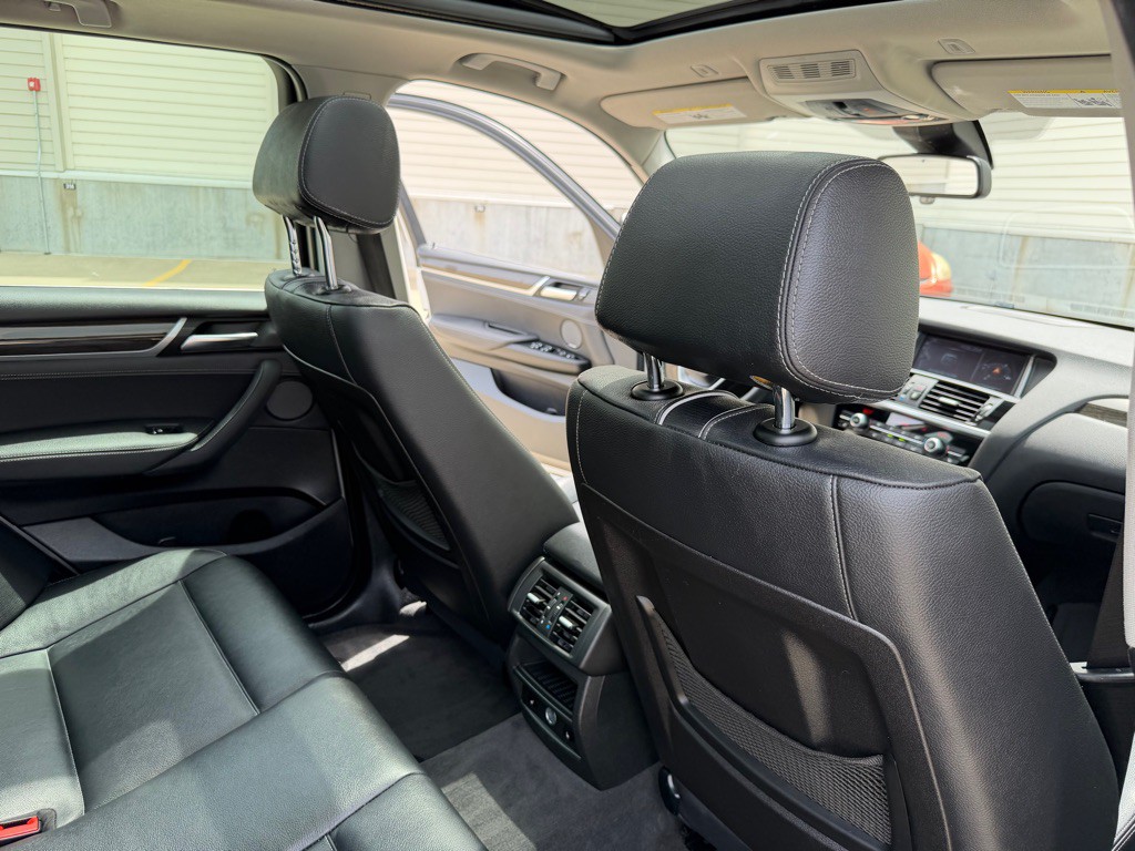 2017 BMW X3 Image 19