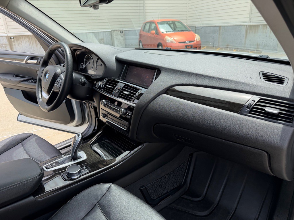 2017 BMW X3 Image 23