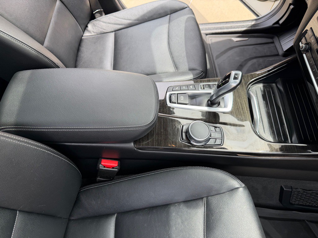 2017 BMW X3 Image 24