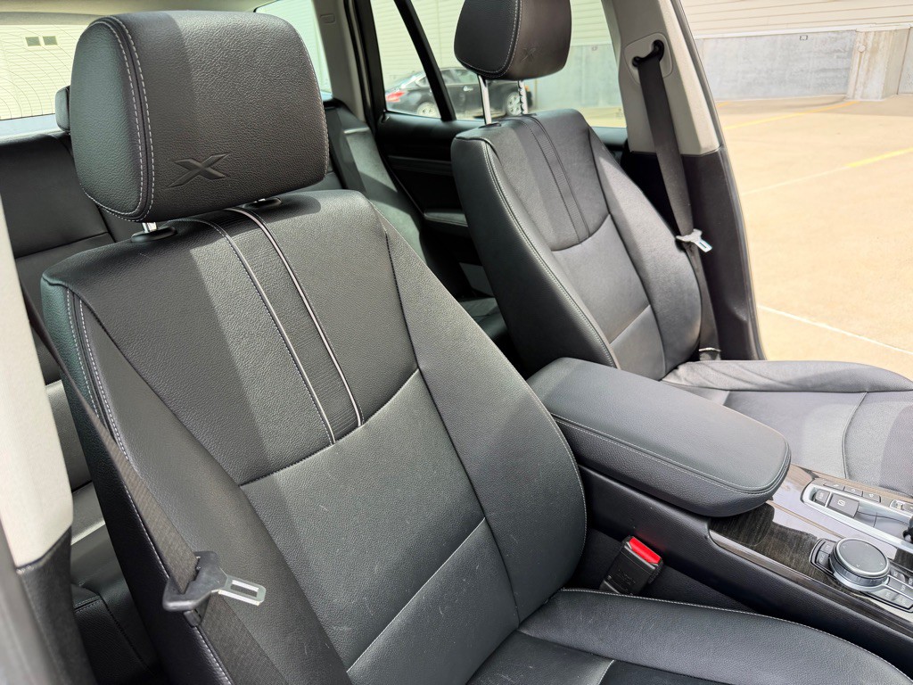 2017 BMW X3 Image 26