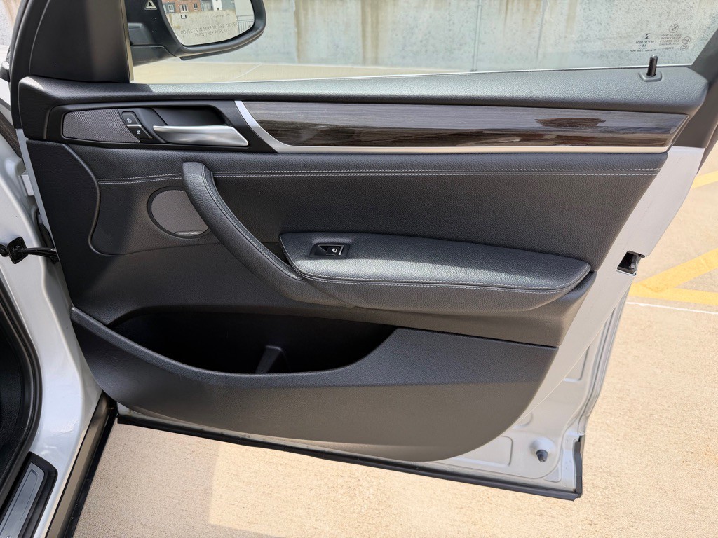 2017 BMW X3 Image 27
