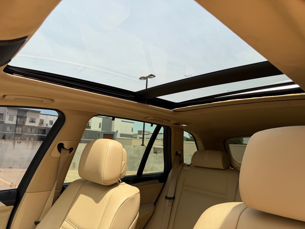 2012 BMW X5 Image 10