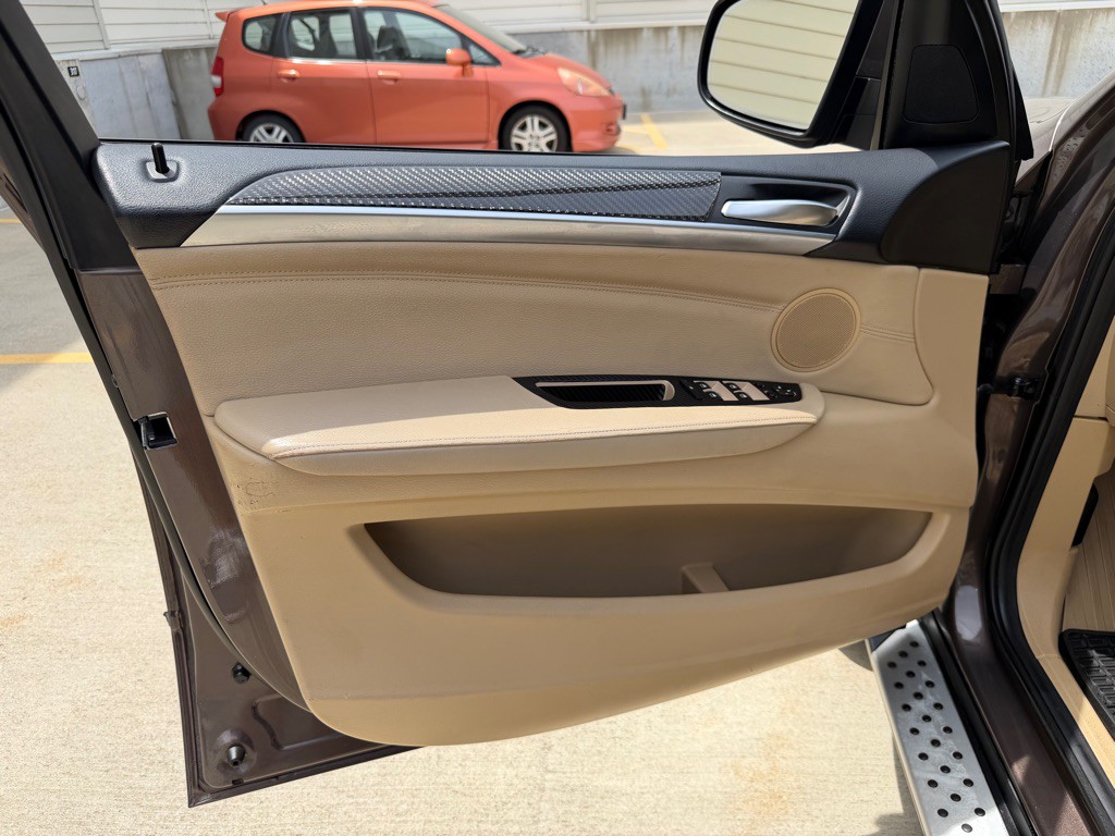 2012 BMW X5 Image 11