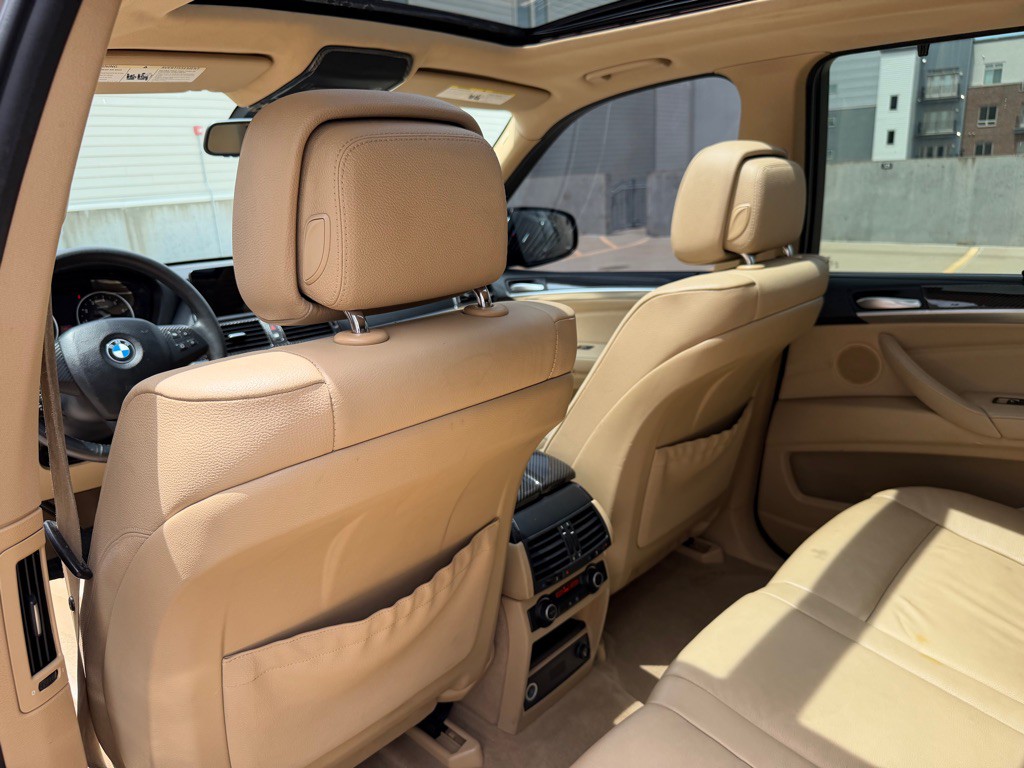 2012 BMW X5 Image 17