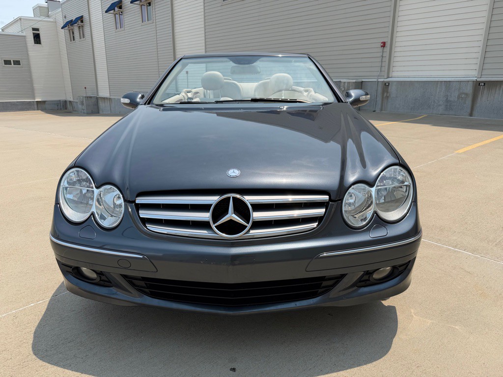 2008 Mercedes-Benz CLK-Class Image 2