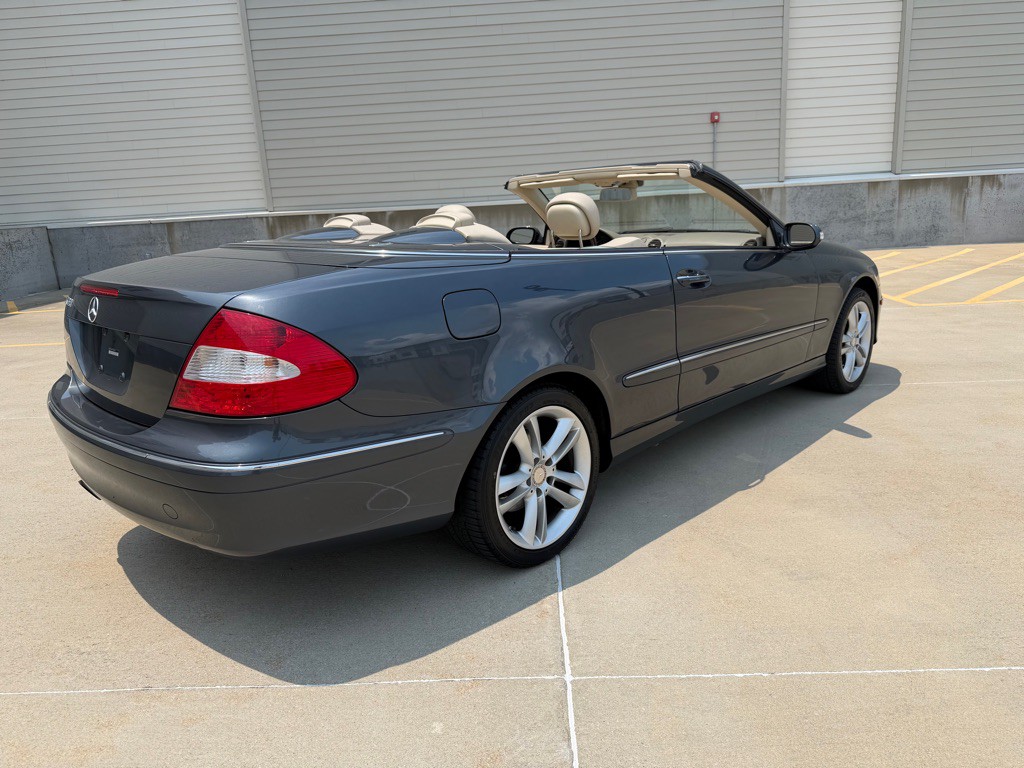 2008 Mercedes-Benz CLK-Class Image 7