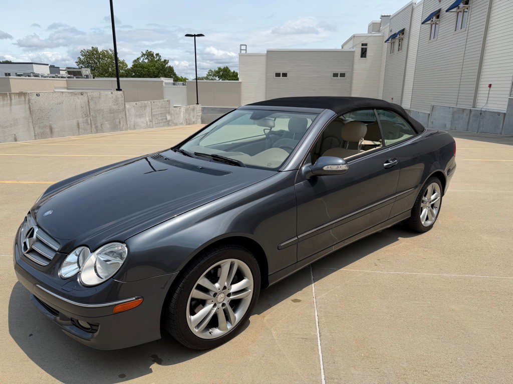 2008 Mercedes-Benz CLK-Class Image 9
