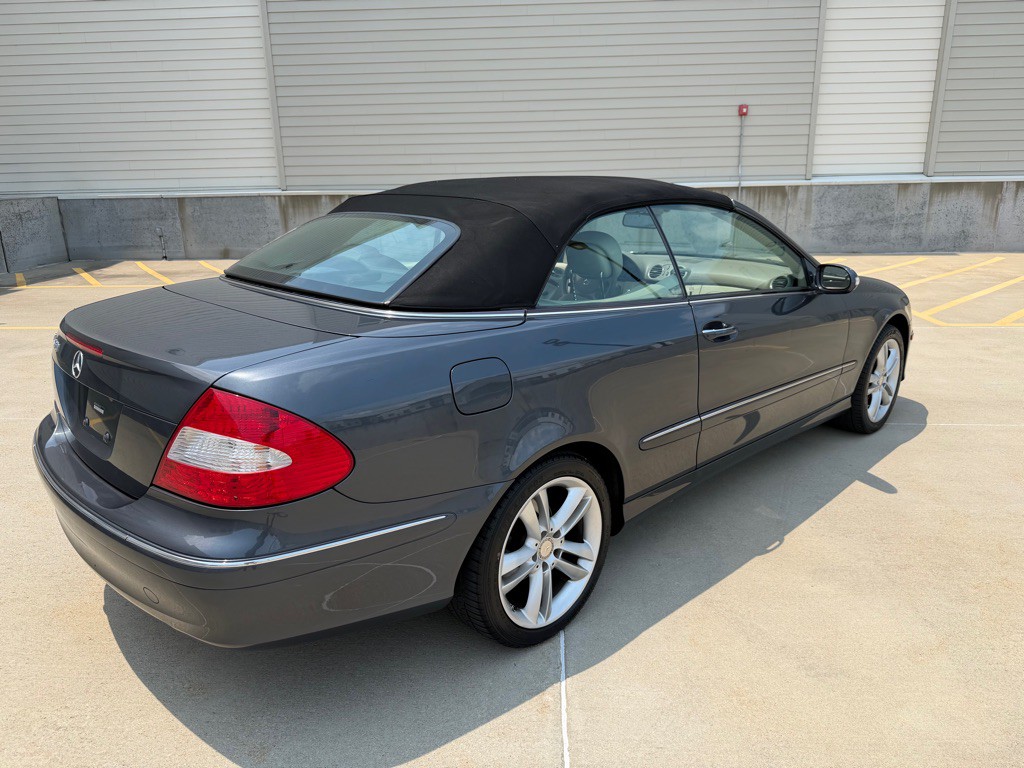 2008 Mercedes-Benz CLK-Class Image 11