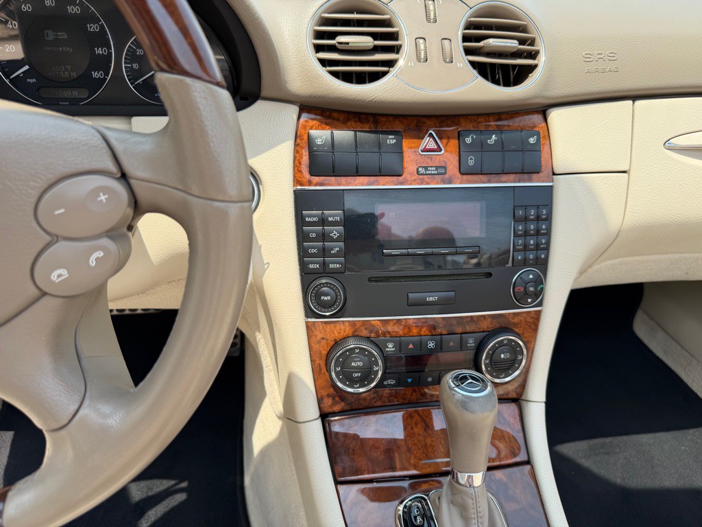 2008 Mercedes-Benz CLK-Class Image 21