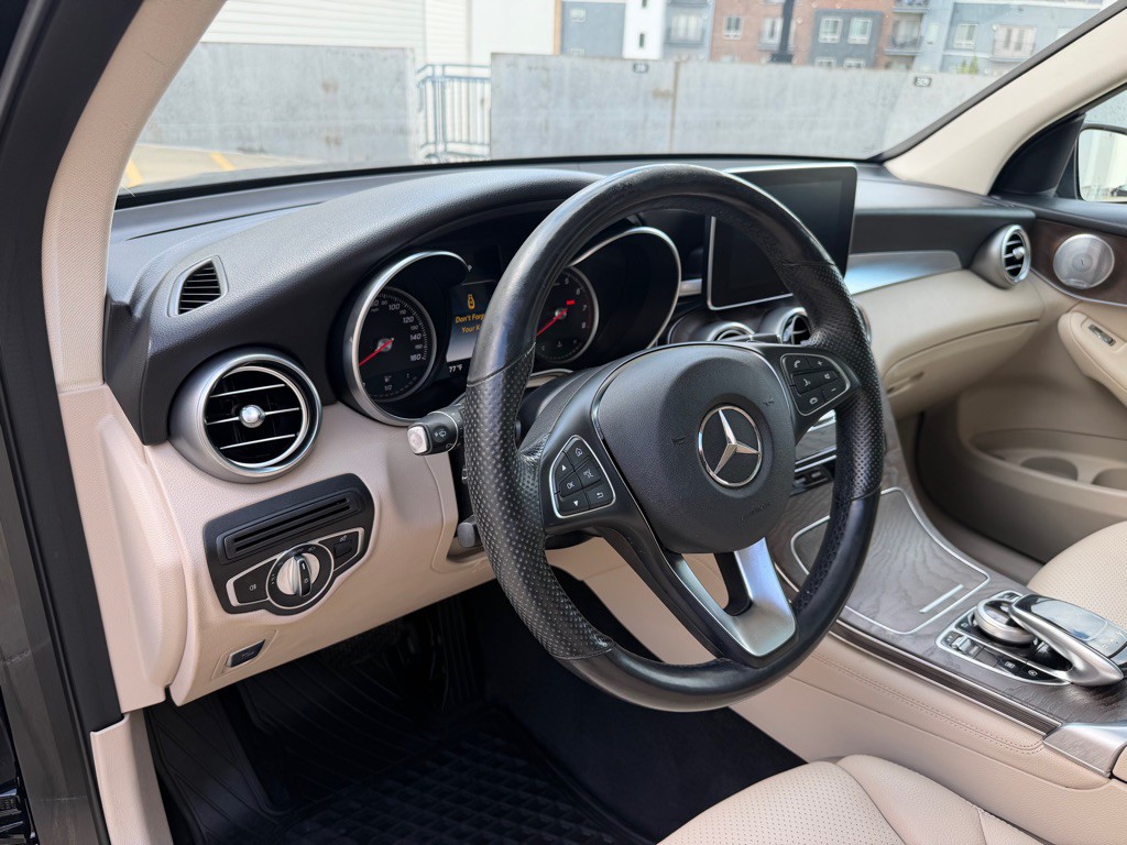 2019 Mercedes-Benz GLC-Class Image 10