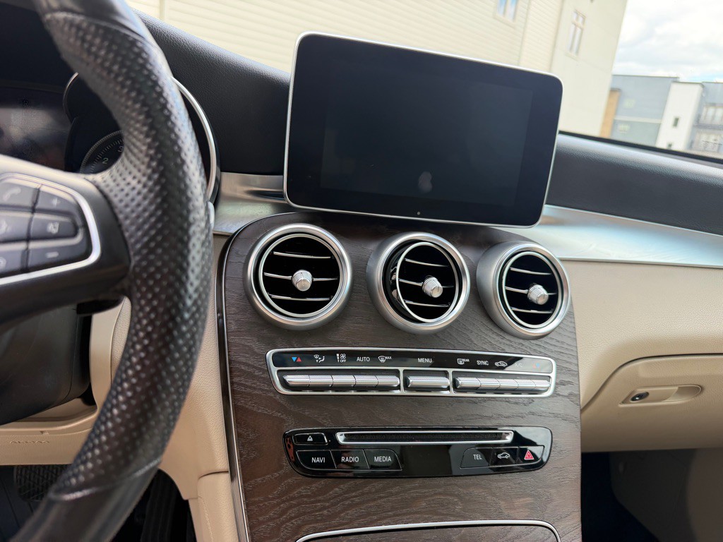 2019 Mercedes-Benz GLC-Class Image 11