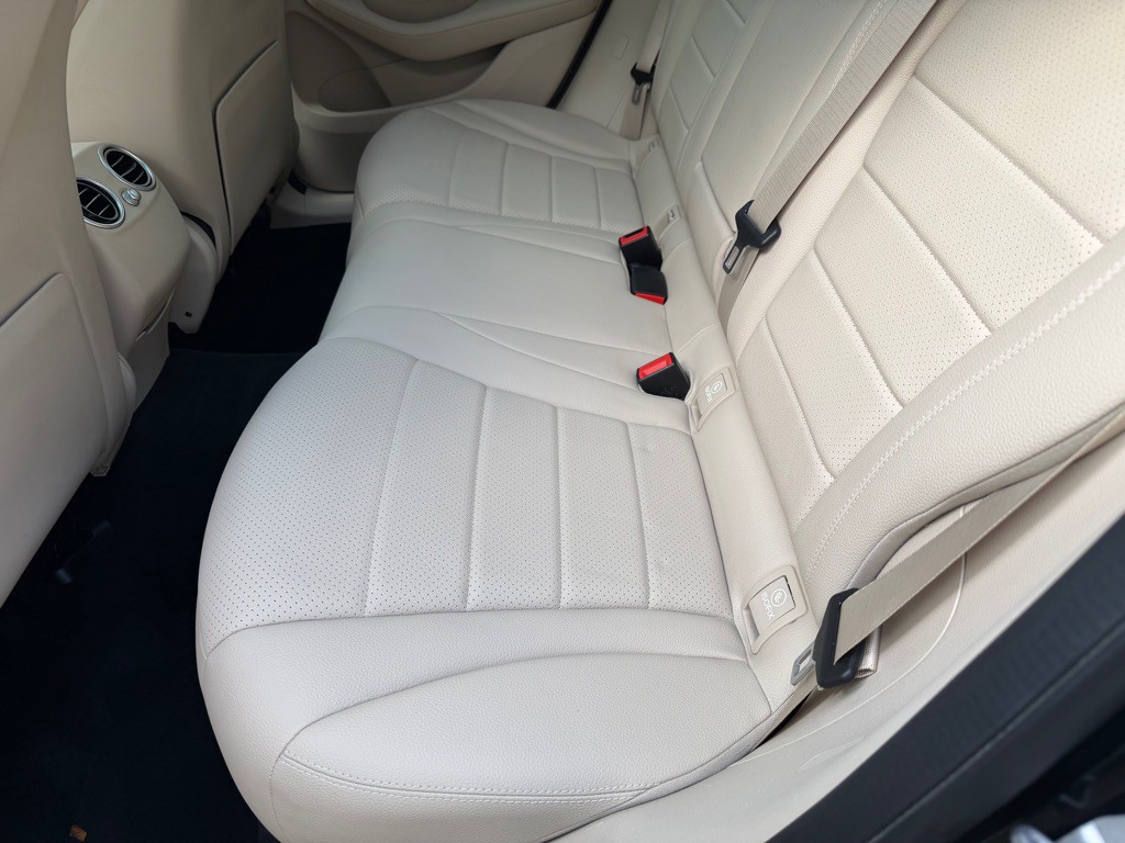 2019 Mercedes-Benz GLC-Class Image 17