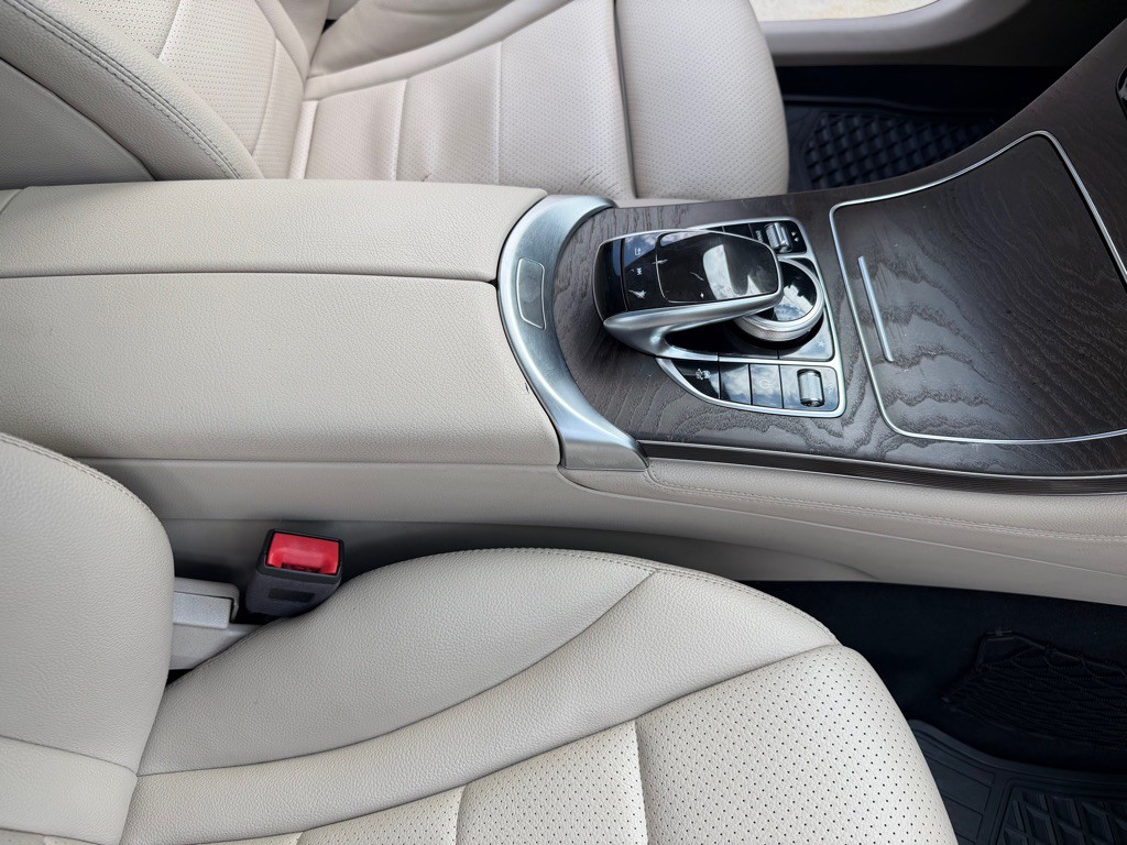 2019 Mercedes-Benz GLC-Class Image 24