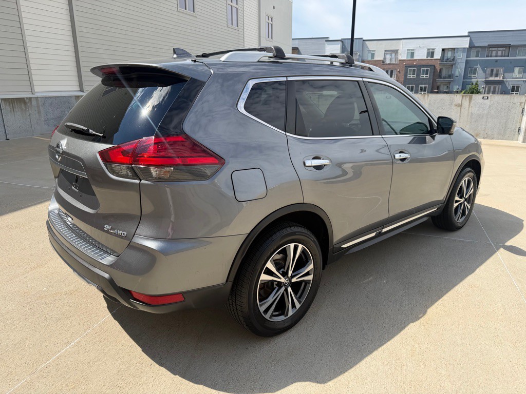 2017 Nissan Rogue Image 3