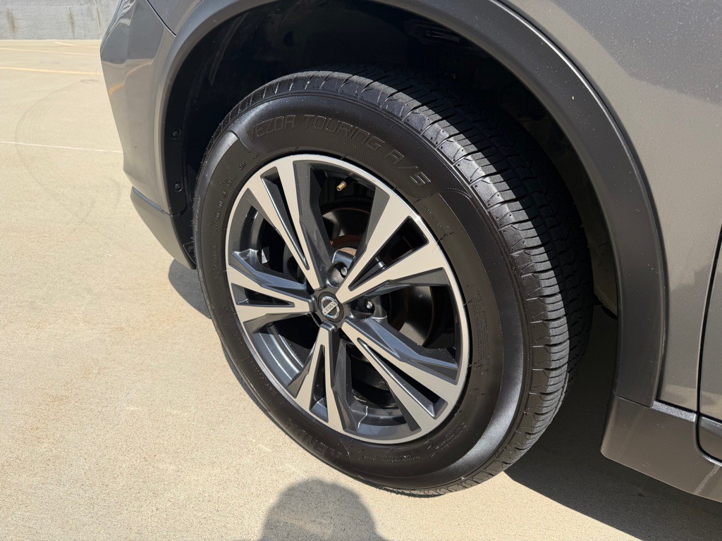 2017 Nissan Rogue Image 9