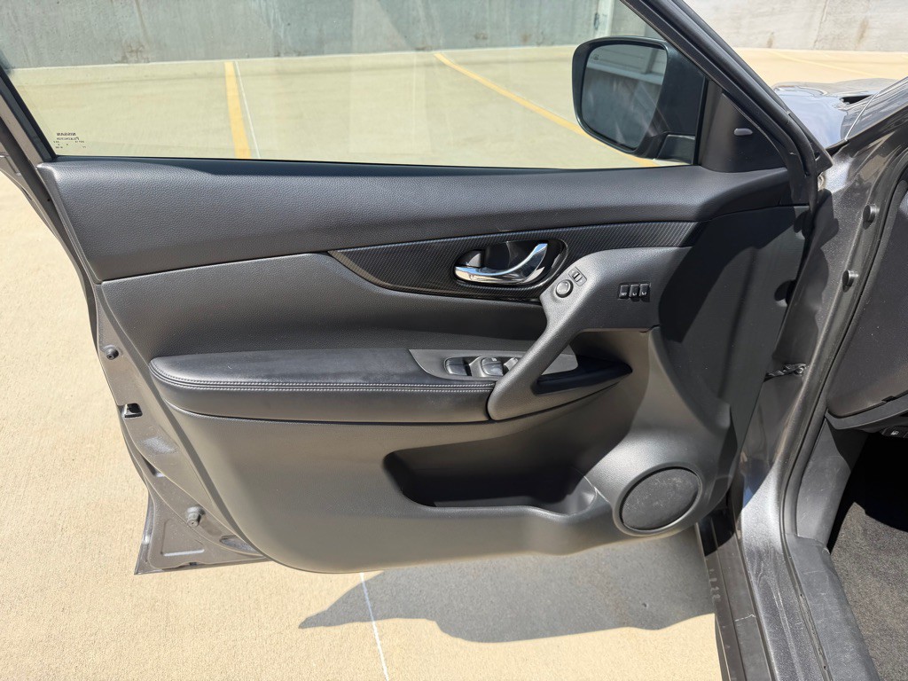 2017 Nissan Rogue Image 10