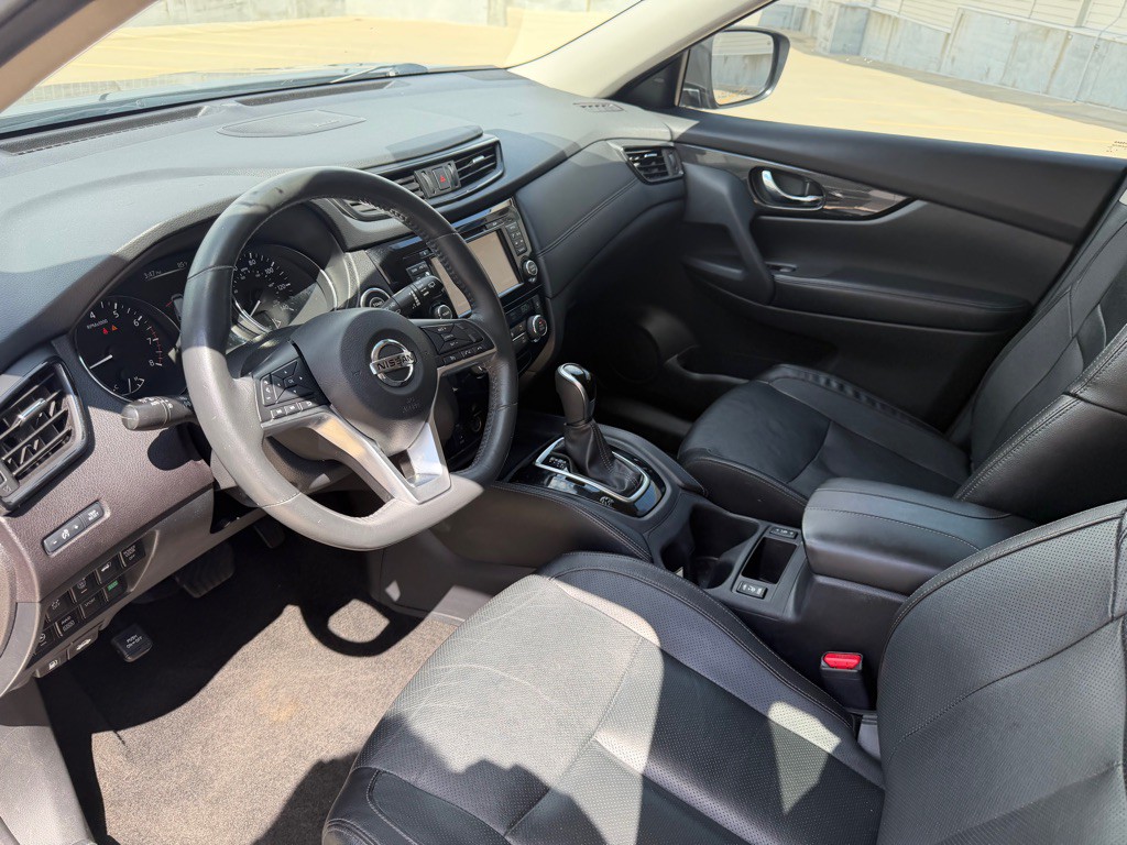 2017 Nissan Rogue Image 11