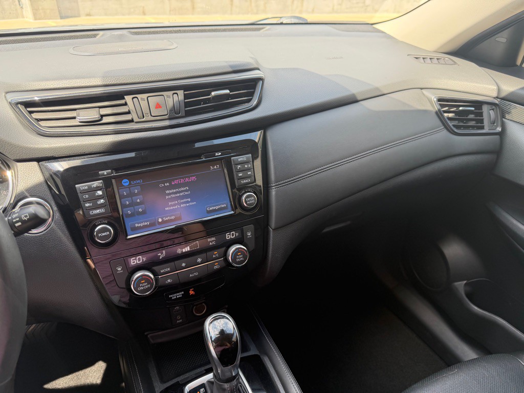 2017 Nissan Rogue Image 17