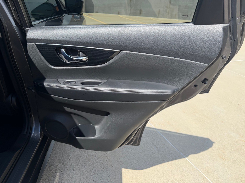 2017 Nissan Rogue Image 26