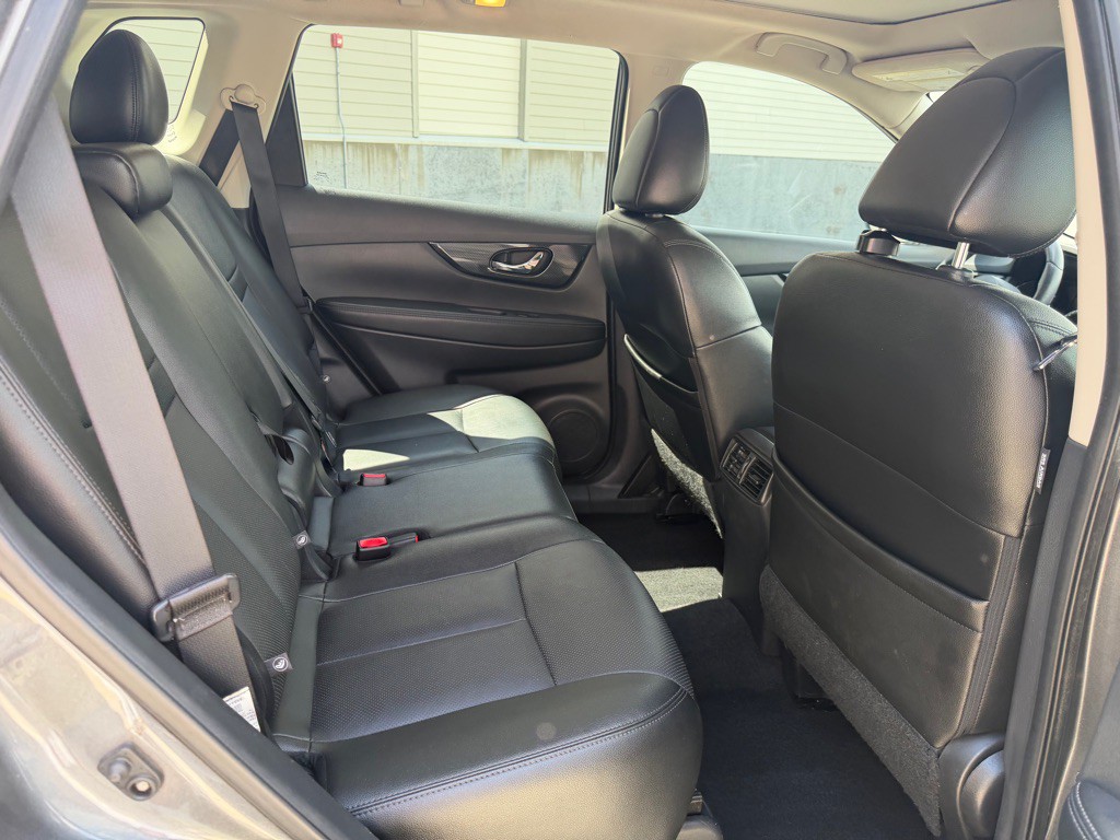 2017 Nissan Rogue Image 27