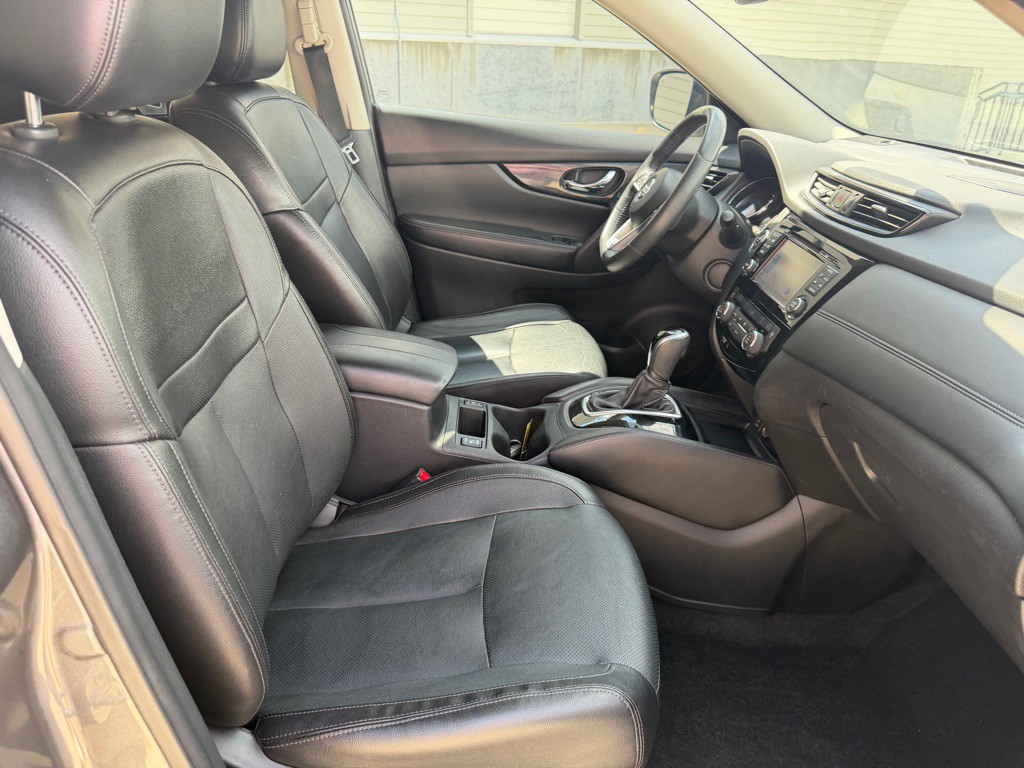 2017 Nissan Rogue Image 29