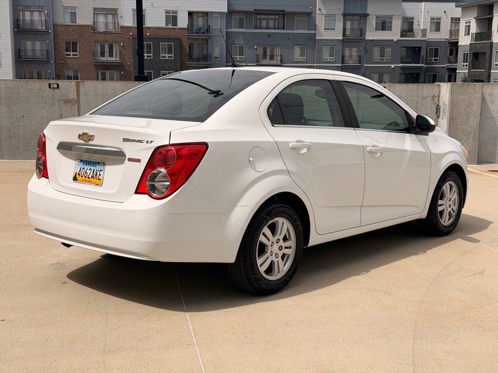 2013 Chevrolet Sonic Image 3