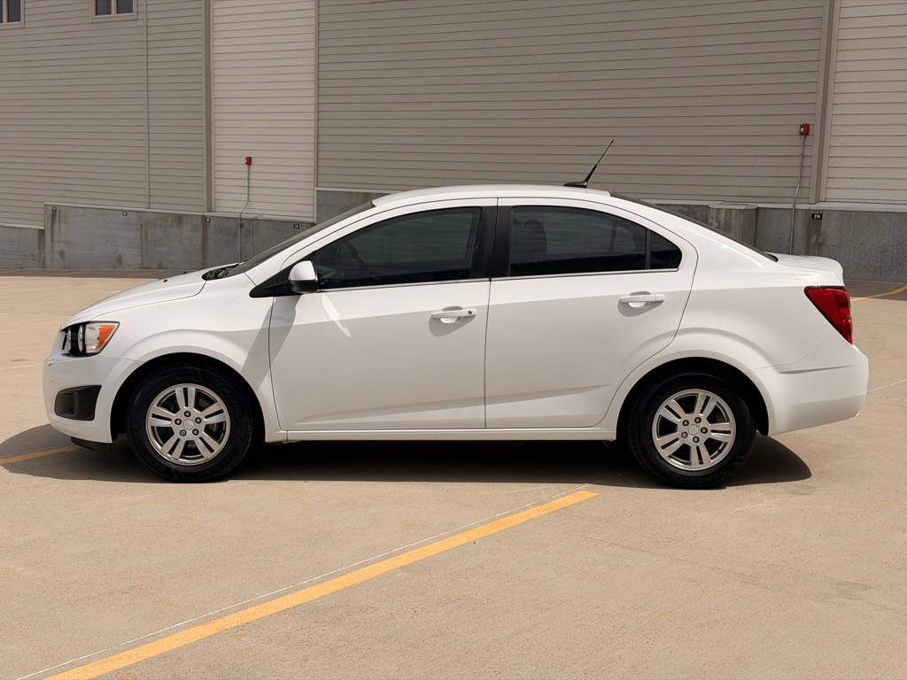 2013 Chevrolet Sonic Image 6